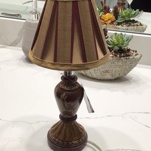 Small decorative lamp with shade